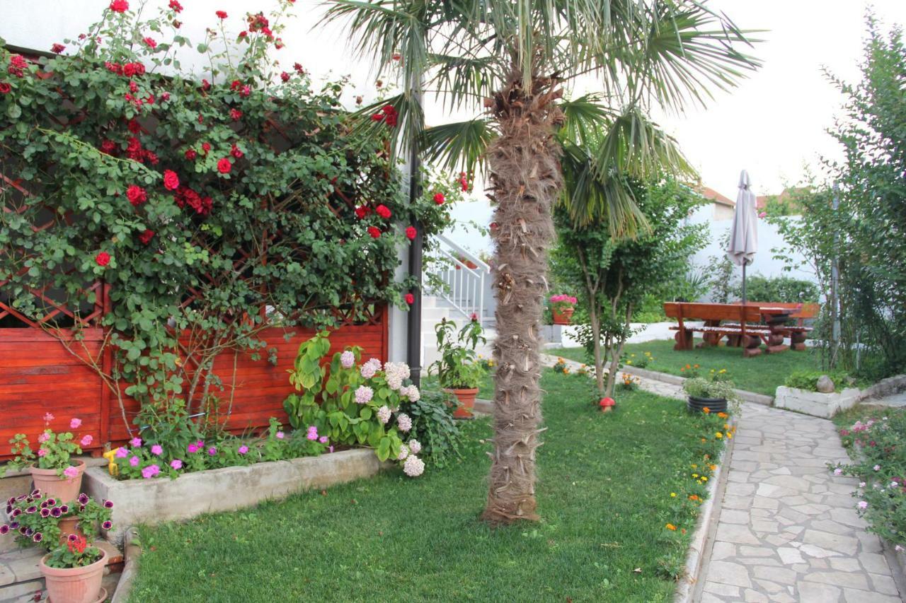 Holiday Home Flora Mostar Exterior photo